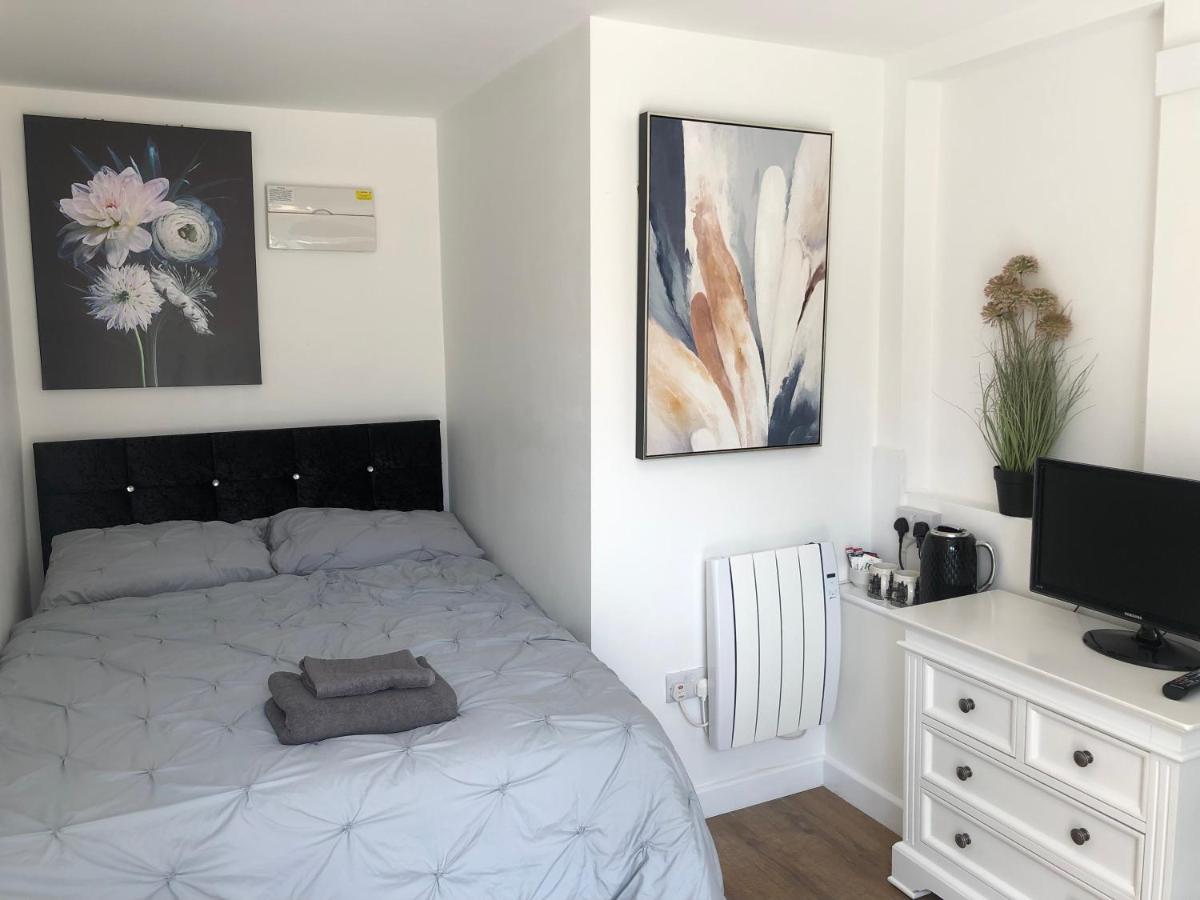 Lovely Modern Decorated 1 Bed Studio Newport  Extérieur photo